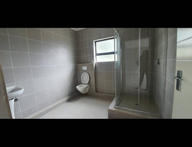 2 BEDROOM PROPERTY TO RENT IN OVERPORT